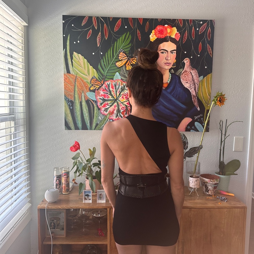 525 Backless cutout mini dress - Picture 4 of 9